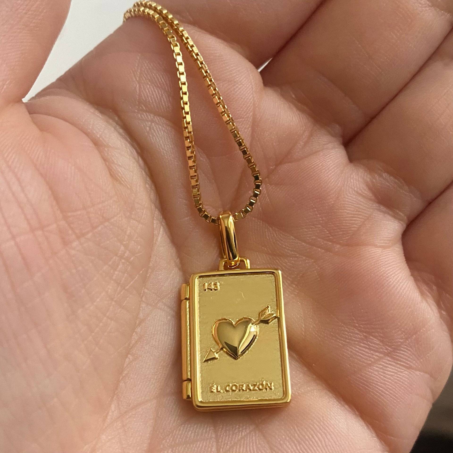 Love Photo Album Opening And Closing Photo Frame Necklace-5